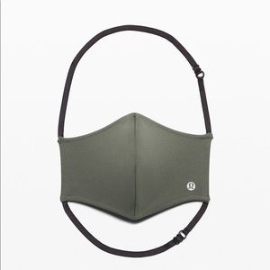 Lululemon - Double Strap Face Mask